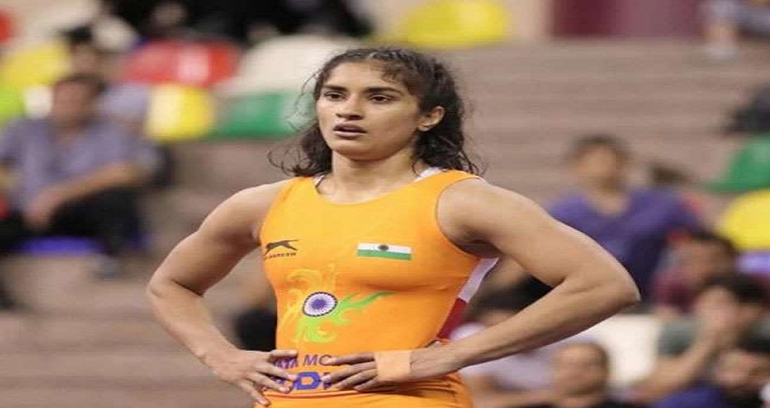 स्वर्ण पदक विजेता पहलवान विनेश फोगाट कोरोना पॉजिटिव, खुद को किया होम आइसोलेट स्वर्ण पदक विजेता पहलवान विनेश फोगाट कोरोना पॉजिटिव, खुद को किया होम आइसोलेट
